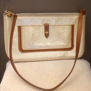 Louis Vuitton Vernis purse